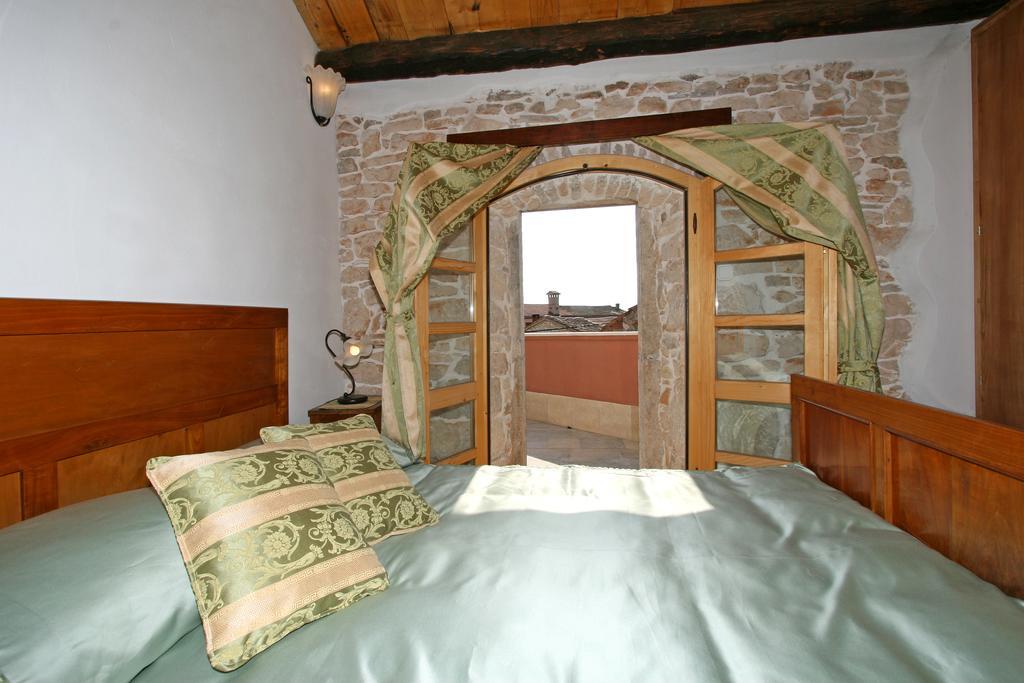 Bed and Breakfast Kastel Kaštelir Zimmer foto